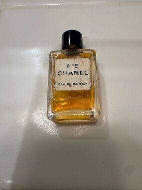 CHANEL No.5 Eau de Parfum - Golden Amber Bottle vintage